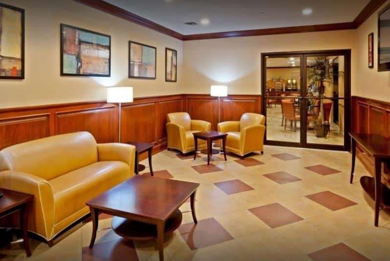 Hotel photo 5 of Days Hotel by Wyndham North Bergen /NYC Area.