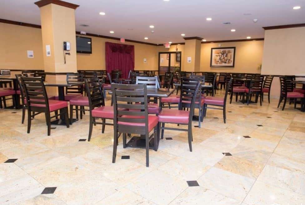 Hotel photo 2 of Days Hotel by Wyndham North Bergen /NYC Area.