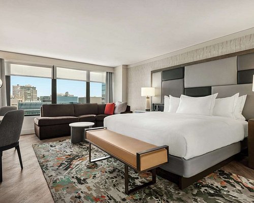 Club Level Room 118 Executive King Picture Of The Langham Chicago Tripadvisor