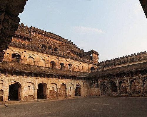 khajuraho tour and travels contact number