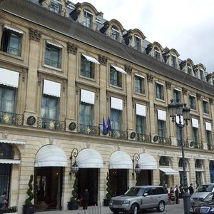 AVENUE MONTAIGNE (Paris) - All You Need to Know BEFORE You Go