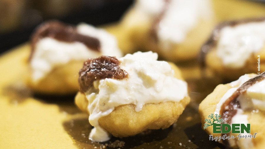 Pizzelle napoletane burrata e alici