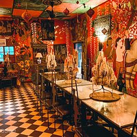 Helga's Folly (Restaurant)