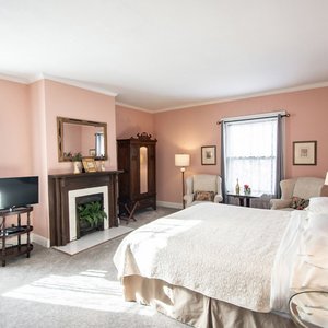 Rose Room - Second Floor Room with King Bed & Private Bath with 2-Person Jetted Tub