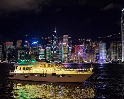 hong kong yacht tour