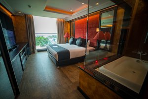 Room & Suite