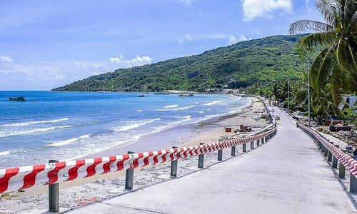 Hon Son is a small island on the South of Viet Nam, everything on this island is still keeping natural breath.   you can see the long white beach with on the teal water. if you are looking for away to escape the tourist traps and figure out the best things to do in Hon Son, Here’s your ultimate guide