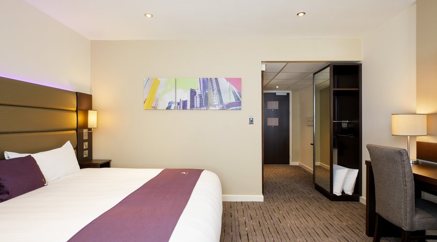 Premier Inn accessible room 