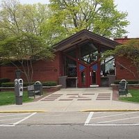 Lake Geneva Library (main entrance)