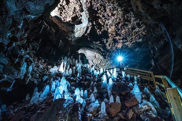 nightlife – Lava Caves