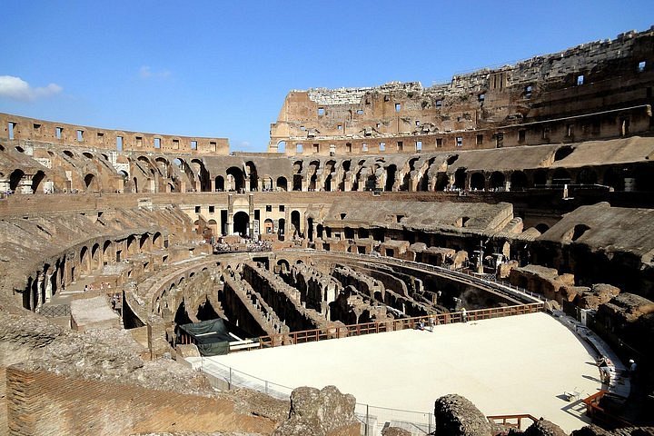 Excursão para grupos pequenos do Coliseu com entrada pela Arena:  experiência oferecida por Colosseum and Vatican Tours by Italy Wonders