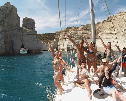 Milos Small-Group Full-Day Cruise with Snorkelling and Lunch