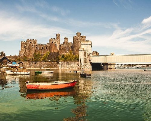 wales bus tour