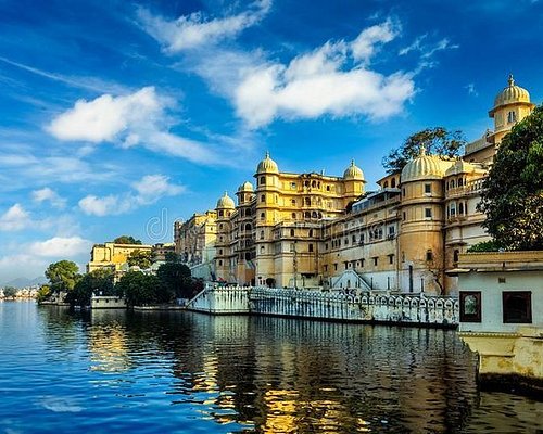 tour and travel udaipur