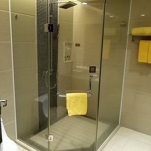 Shower cubicle 