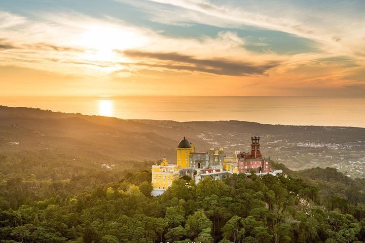 2024 Private Day tour with private Guide - Palaces of Sintra & Gardens