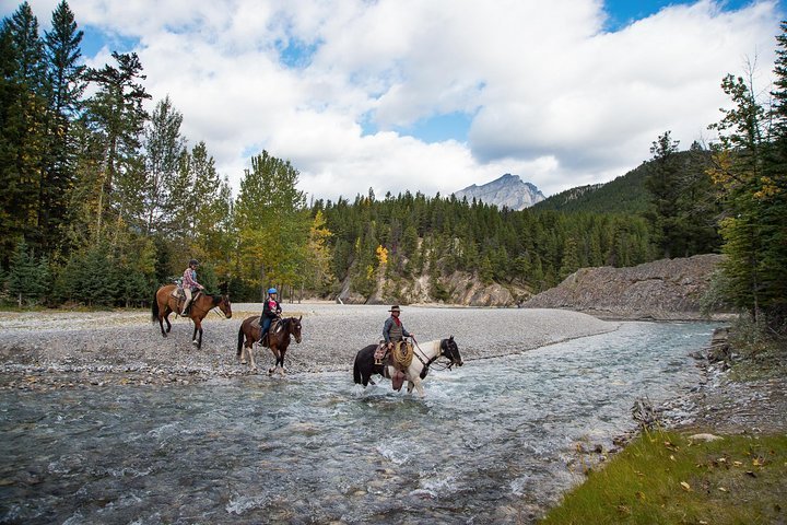 2024 1 Hour Spray River Ride provided by Banff Trail Riders