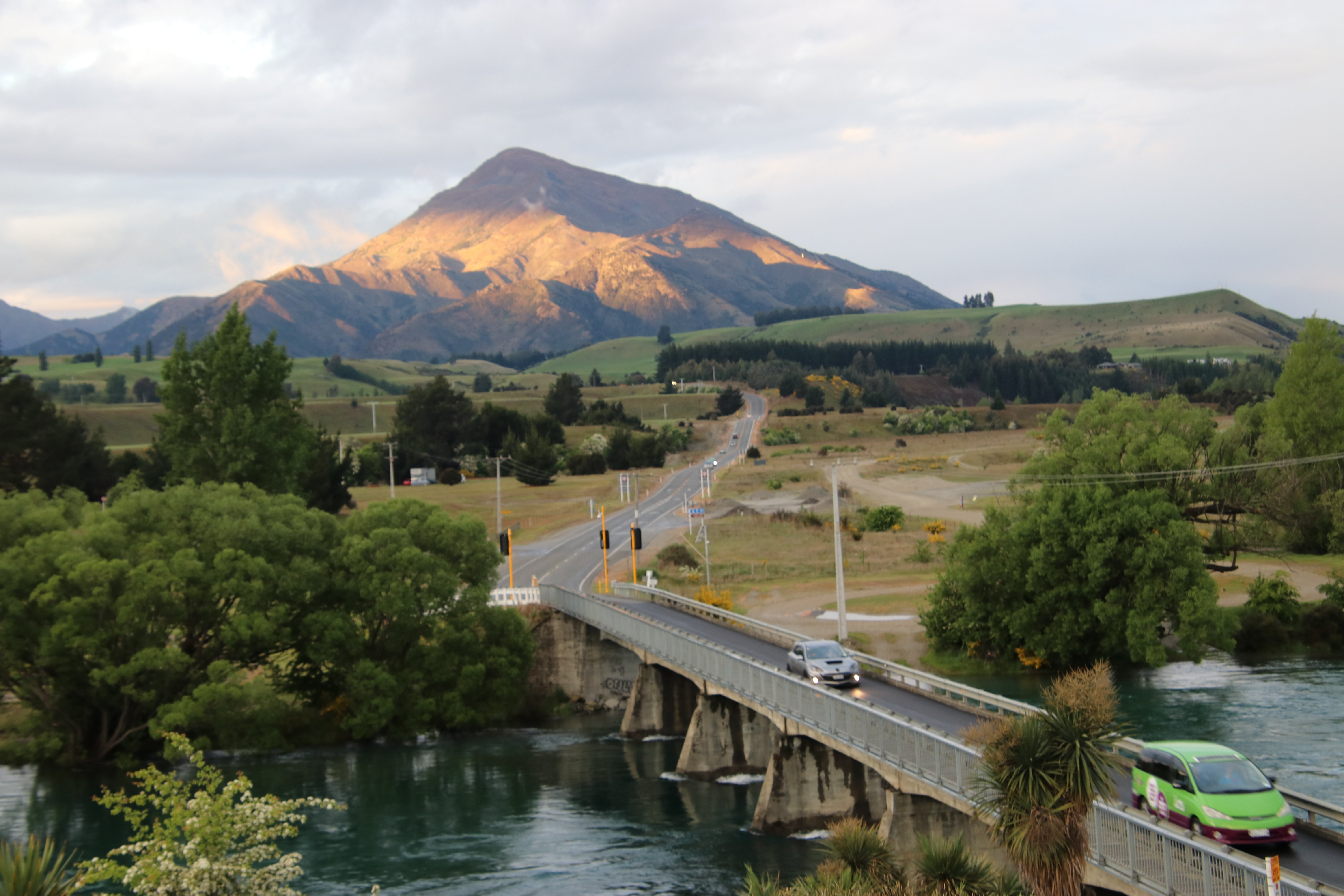 FERRYMAN'S COTTAGE - Prices & B&B Reviews (Wanaka, New Zealand)