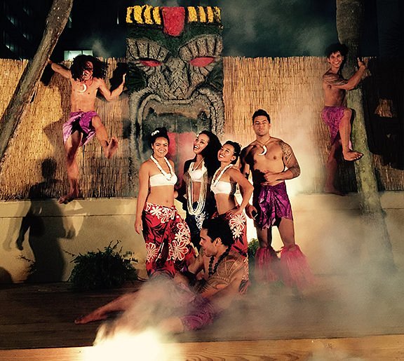 Collection 91+ Pictures polynesian fire luau & fire show photos Excellent