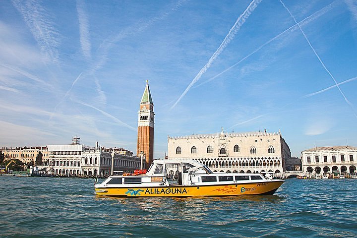 Venise : pass pour les bateaux-bus et les bus classiques