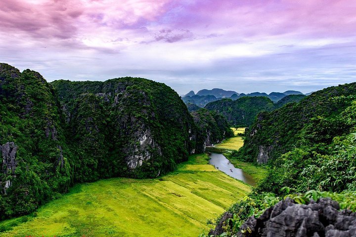 Small group tour from Hanoi: Mua Cave, Tam Coc, Bich Dong