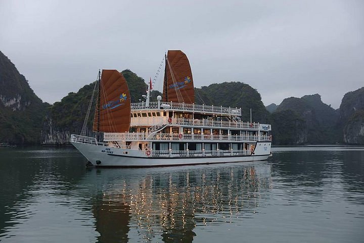 Unicharm Cruise Halong (Hạ Long) 