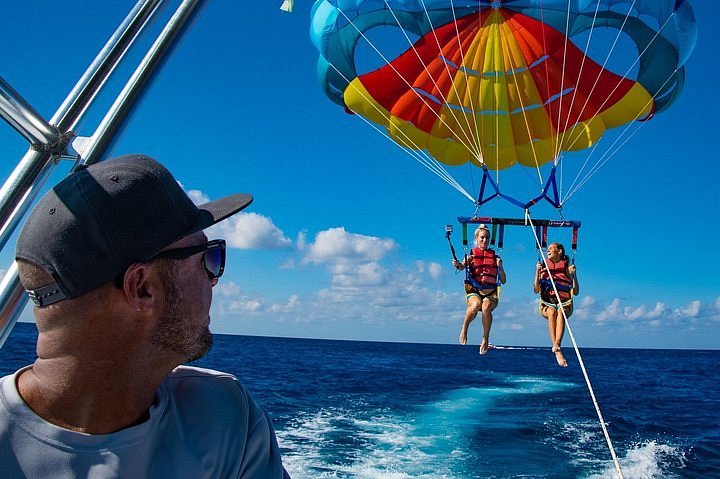 salty rays parasailing grand cayman tours