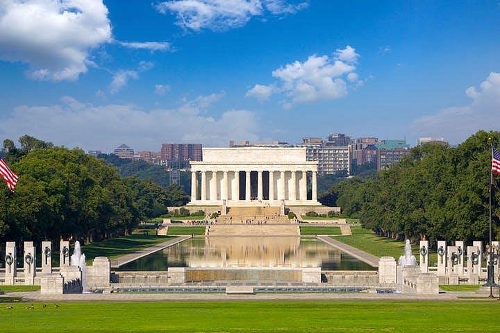 Half-Day Washington DC City Tour with Multi-Lingual Guide 2023