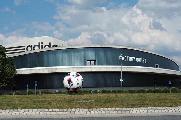 | Neurenberg Wereldoorlog en Puma en Adidas Factory aangeboden door Suzart's | Duitsland