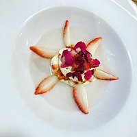 Fresas al vinagrillo - Mousse de chocolate blanco y frambuesa