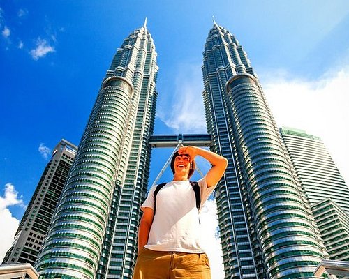 tour guide fee malaysia