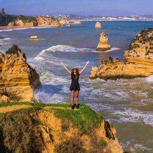 Ano turístico 2021 no Algarve no fio da navalha - Algfuturo