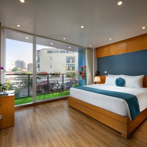 Premium Suite Large Balcony (6m2) City View