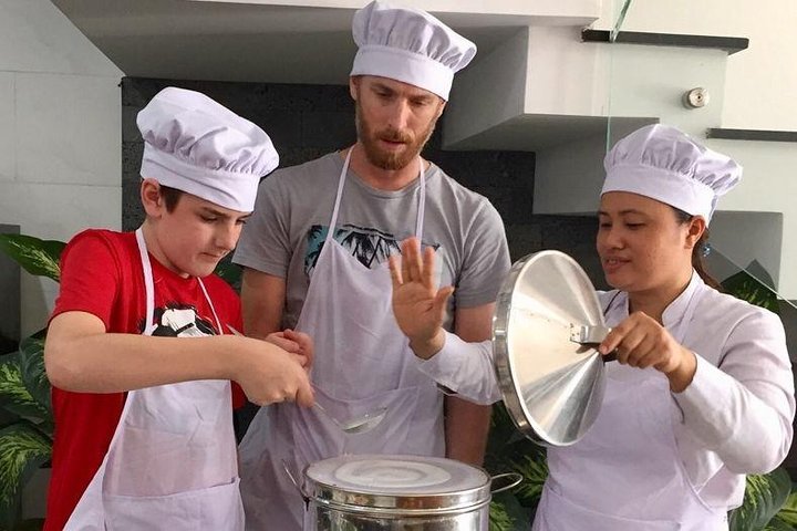 2024 Lunch Time In Da Nang Market Tour And Cooking Class   Caption 