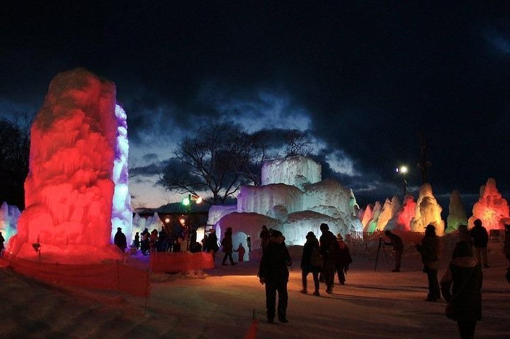 2023 A fantastic lit-up sculpture at Lake Shikotsu Ice Festival!