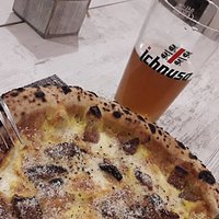 Ragazzi.... Pizza veramente ottima.... Dubitate dalle pizze finte.... N1