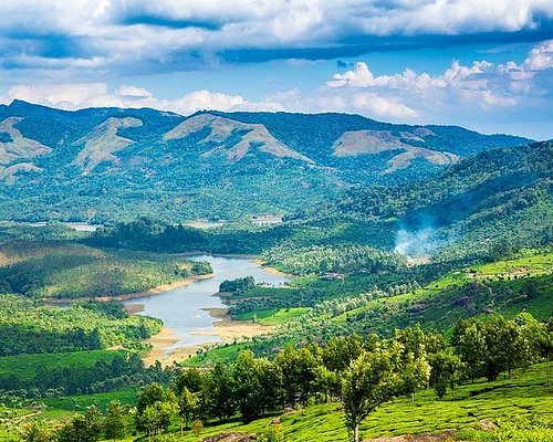 places to visit near munnar bus stand