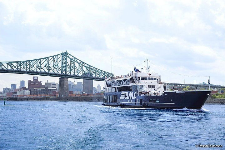 BBQ Donut Boat Mtl