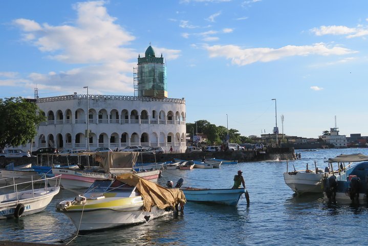 A Costa da Africa Oriental e as ilhas Comores