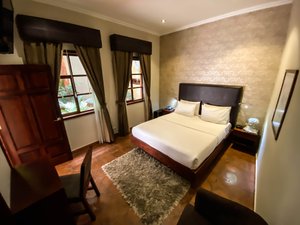 Room & Suite