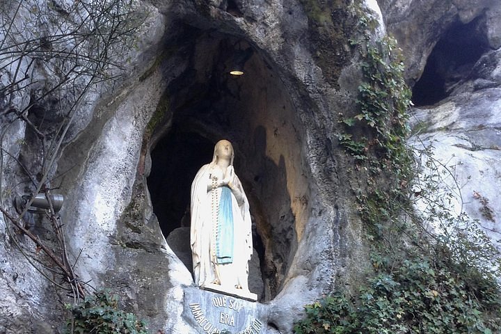 2023 Lourdes Private Spiritual walking tour