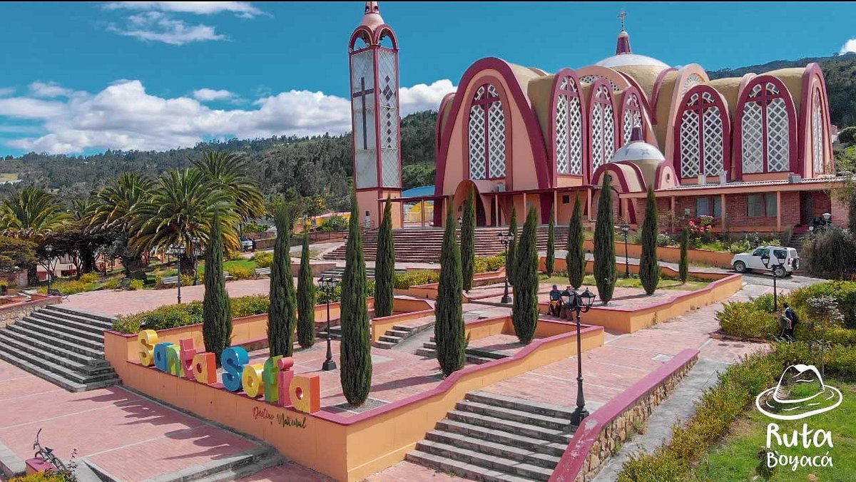 Iglesia Parroquial Santa Rosa de Lima (Santa Sofía) - 2023 Lo que se debe  saber antes de viajar - Tripadvisor