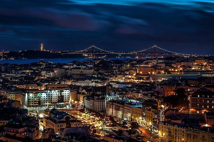 Lisbon 2023: Rossio, Restauradores & Avenida da Liberdade, Lisbon Portugal  4K 