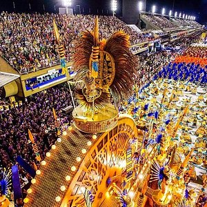 Brésil : le carnaval de Rio dans toute sa splendeur au sambodrome