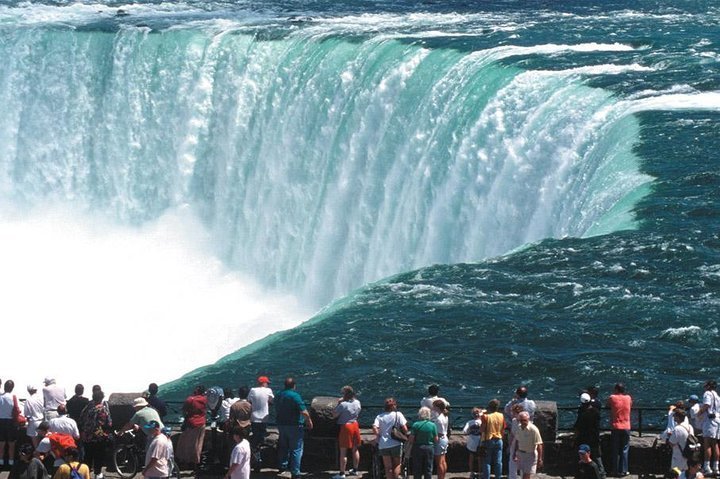 2024 Niagara Falls Day Bus Tour Toronto   Caption 