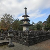 158段の石段を上りきると別世界が広がります