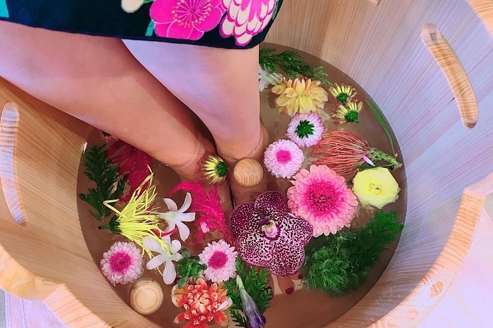 Tripadvisor Bain De Pieds Aux Fleurs Et Massage Des Pieds Adaptés à La Saison Japonaise