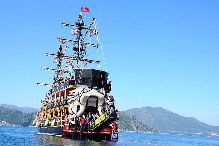 Davy Jones Marmaris Pirate Cruise Party Boat Trip Turkey Davy Jones Marmaris Pirate Cruise Party, Pirate Ship Light Shade