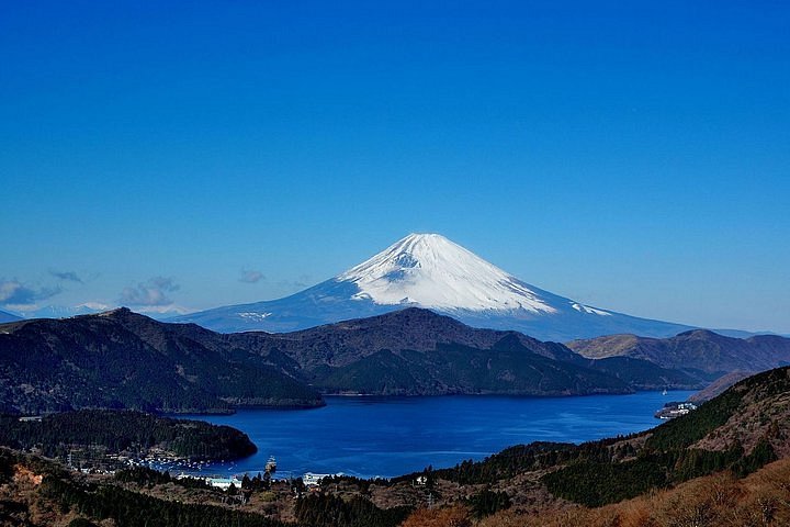 private-custom-hakone-from-tokyo-with-pirate-ship-cruise