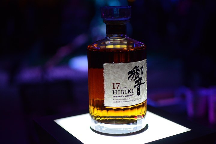 2024 Japanese Whisky Tasting Experience at Local Bar in Tokyo